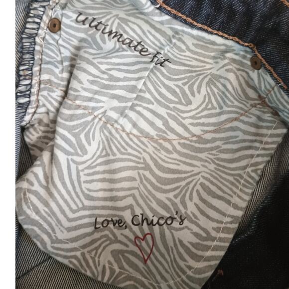 Chicos Jeans Womens Dark Wash Platinum Denim Ultimate Fit Capri Crop Size 1 US 8 - Picture 6 of 10